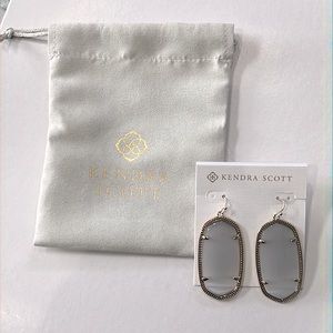 KENDRA SCOTT Danielle Gold + Gray Earrings (BRAND NEW!)